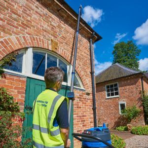 Gutter cleaning vacuum